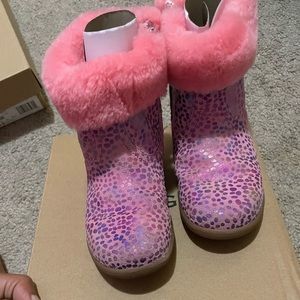 Used girl pink ugg boots